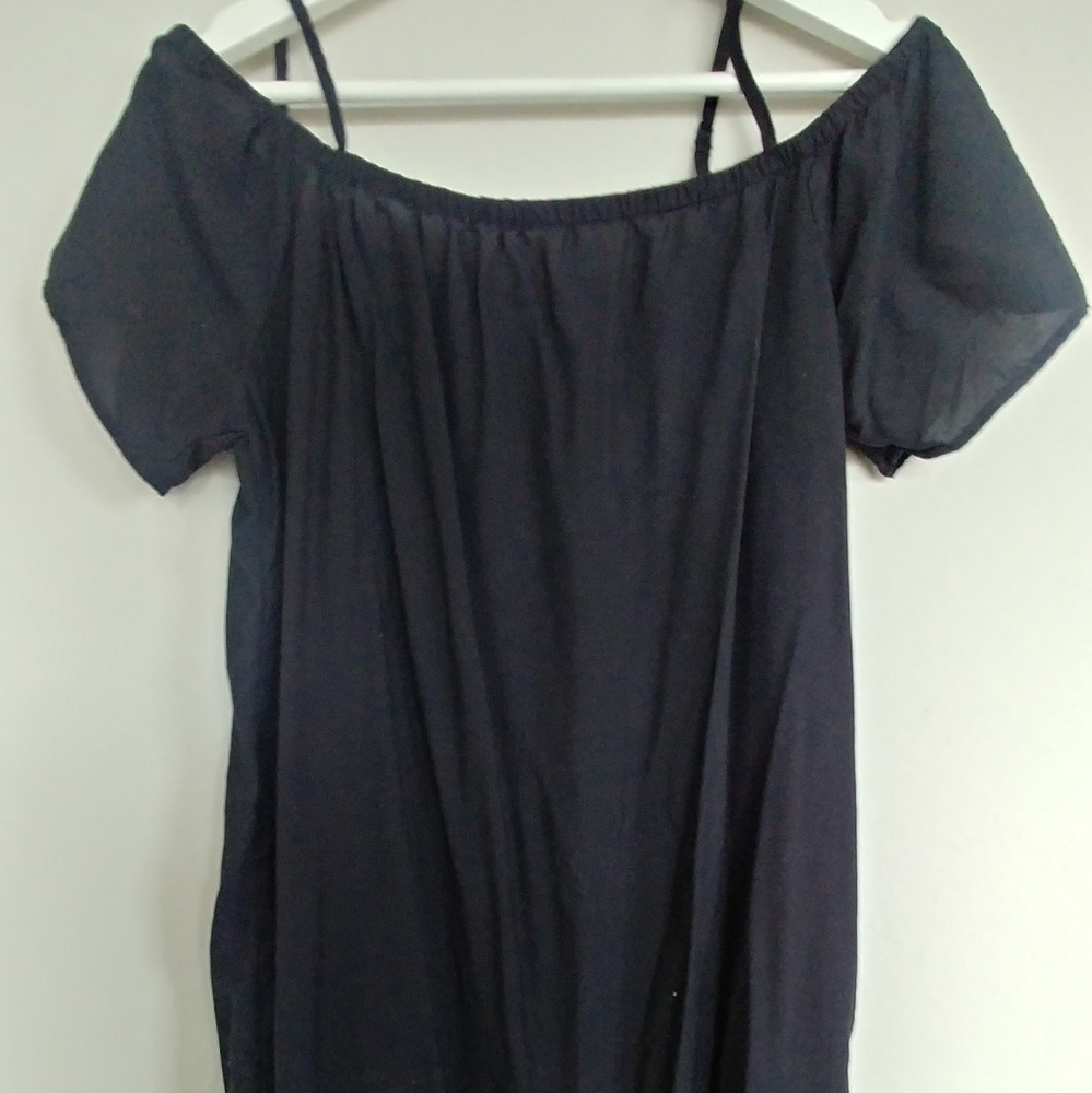 Old Navy Cold Shoulder Dress with detail